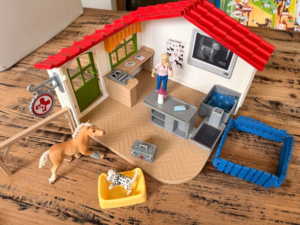 Schleich Dierenartspraktijk met accessoires, Ophalen of Verzenden, Zo goed als nieuw, Jongen of Meisje
