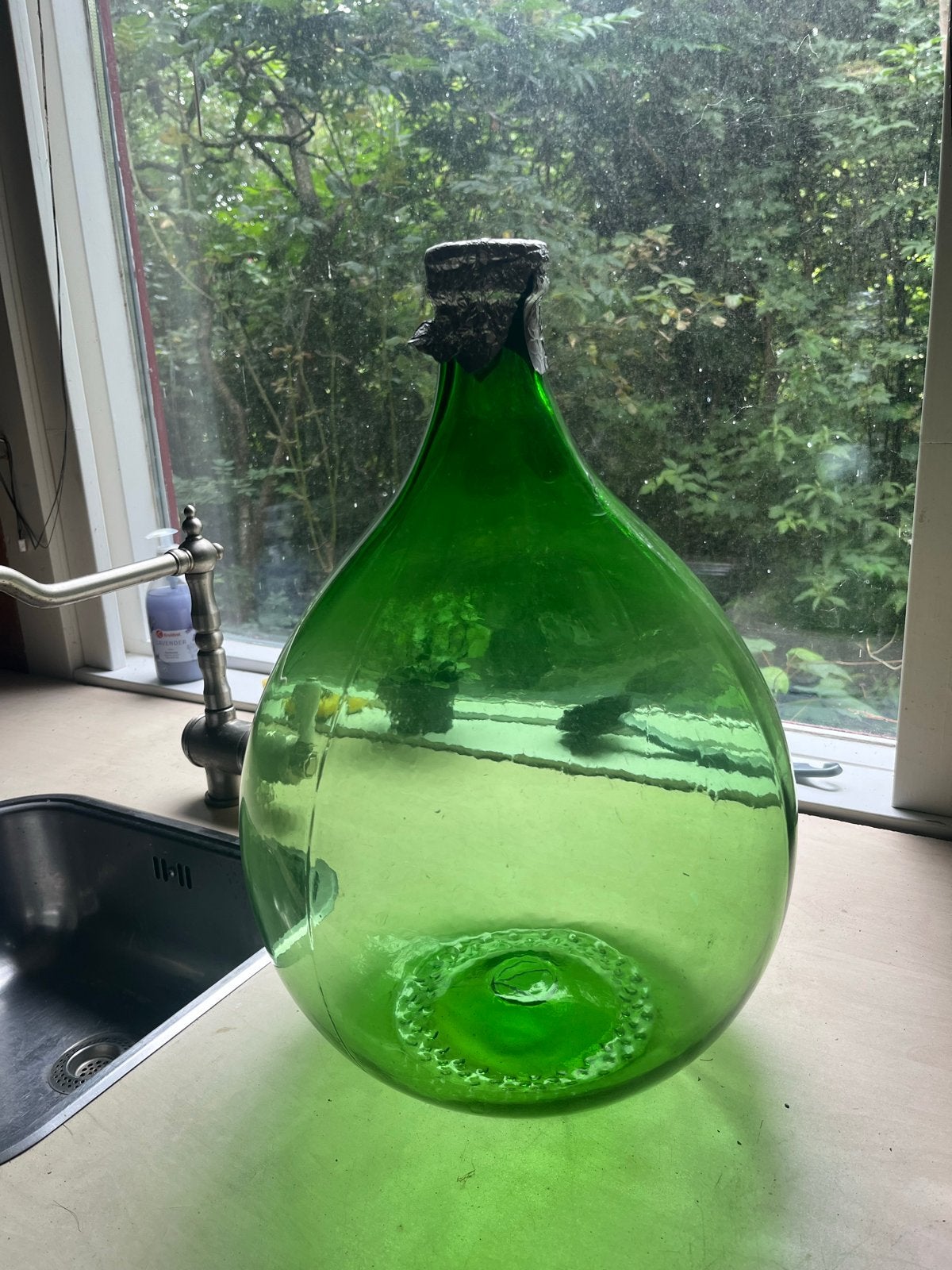 Mooie decoratieve groene ballonfles, Ophalen