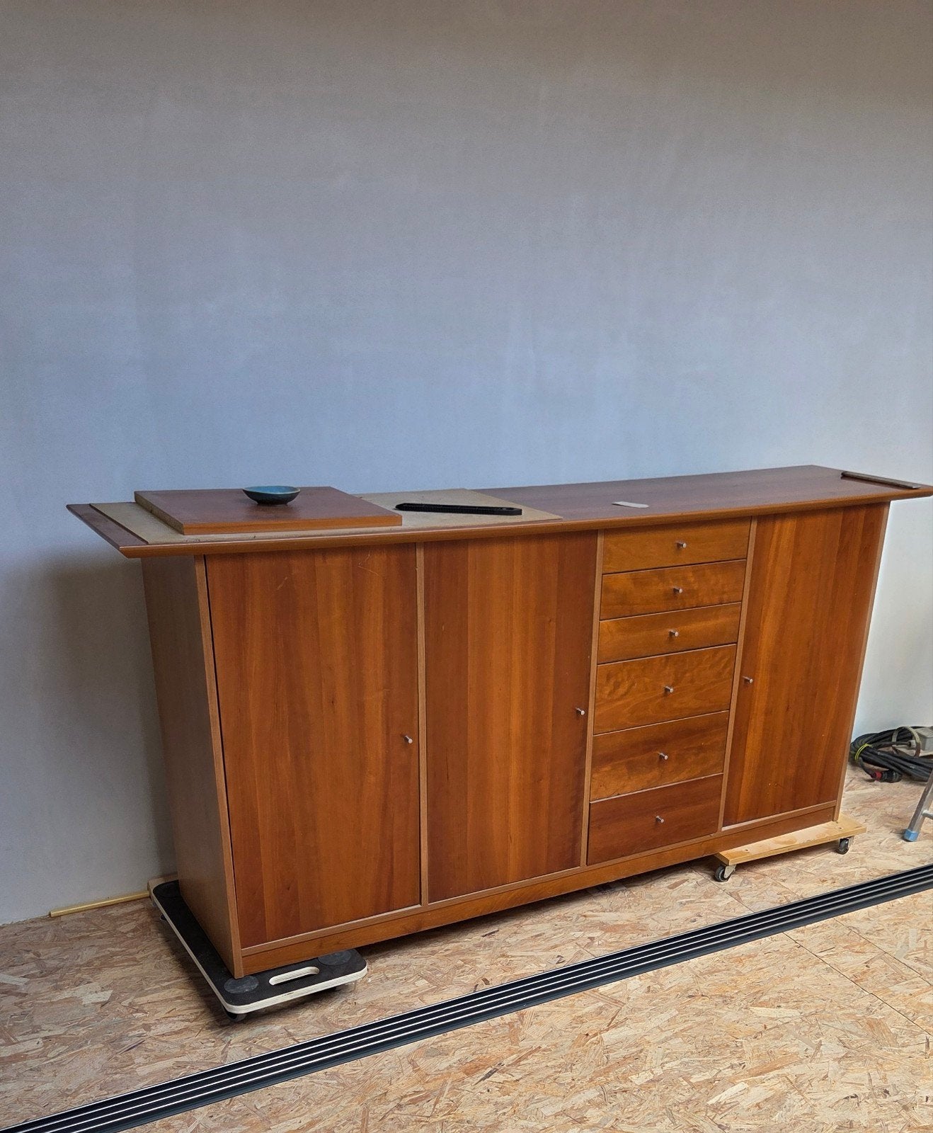 handig kersenhouten kastje, Ophalen, Gebruikt, 25 tot 50 cm, 150 tot 200 cm