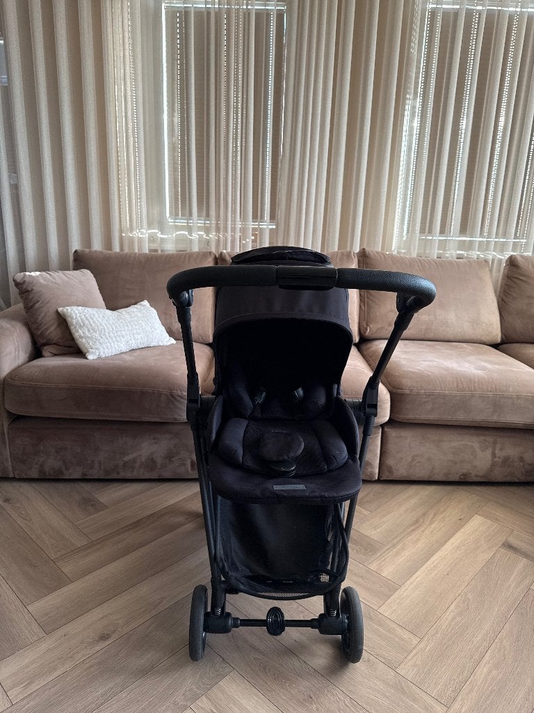 Foto 4 van Cybex Melio zwarte buggy/ kinderwagen