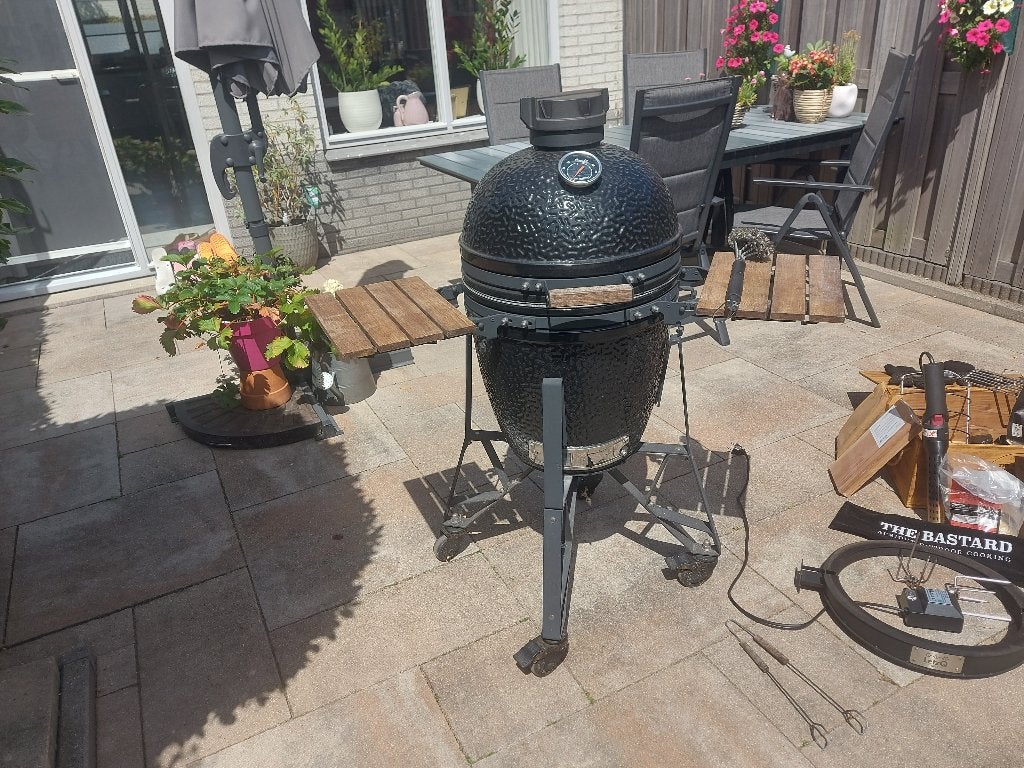 The Bastard medium, Ophalen, Zo goed als nieuw, The Bastard, Met accessoires