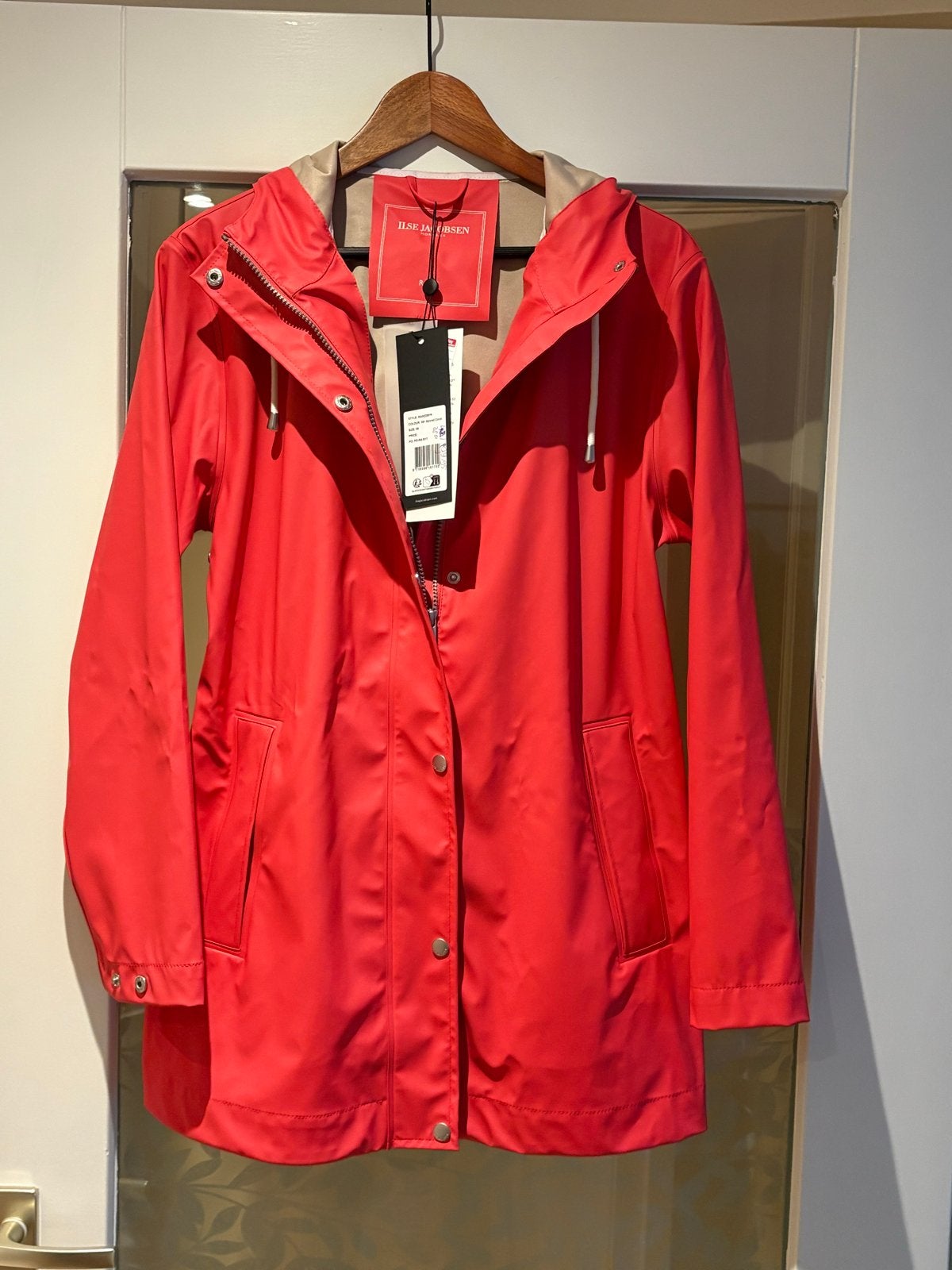Nieuwe Ilse Jacobsen regenjas - Spiced Coral - Maat 38, Kleding | Dames, Jassen | Zomer, Nieuw, Maat 38/40 (M), Rood, Ophalen of Verzenden