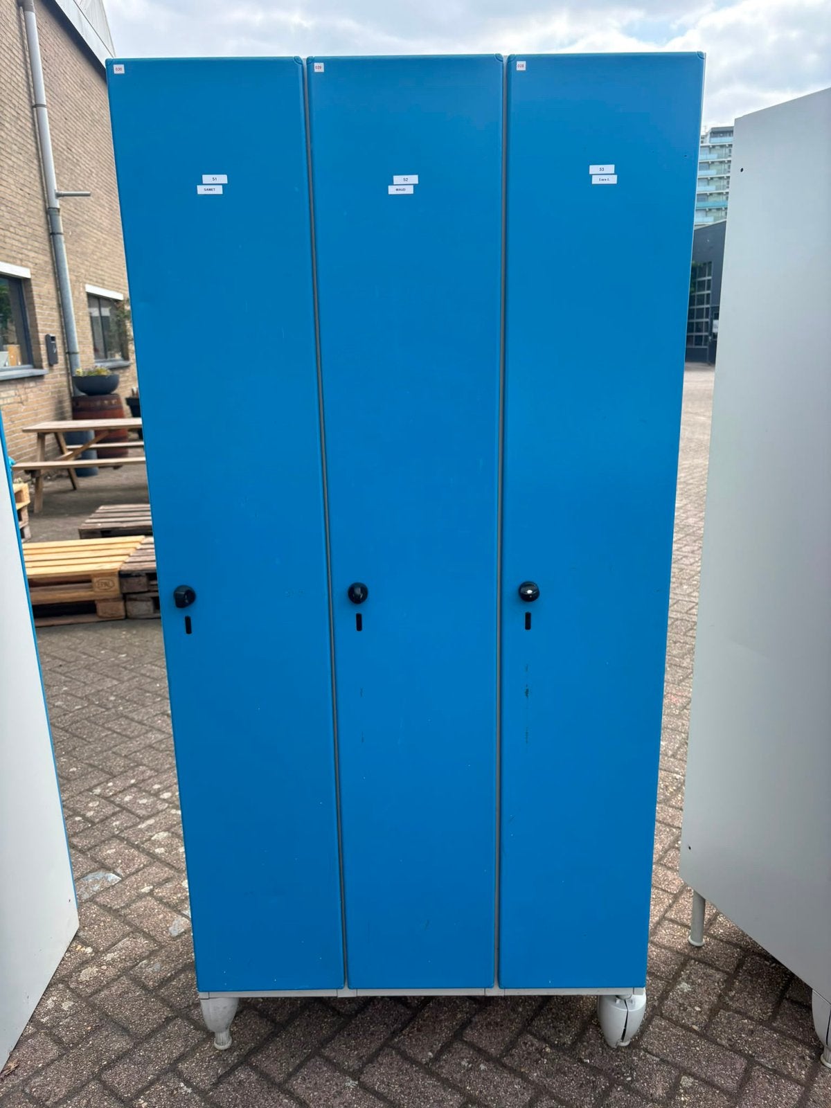 Blauwe locker, Ophalen, Zo goed als nieuw