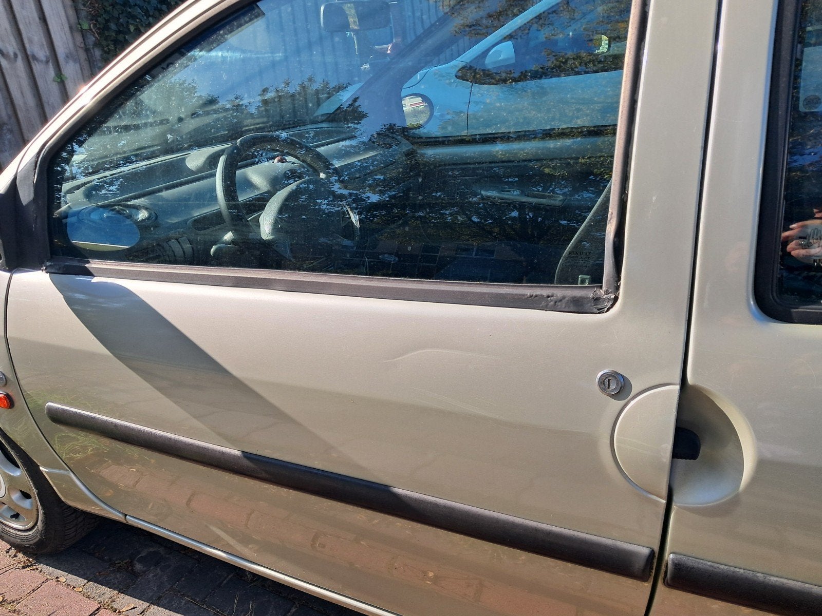 Renault Twingo 1.2 2000 Geel, Auto's, 600 kg, 4 cilinders, Origineel Nederlands, Handgeschakeld
