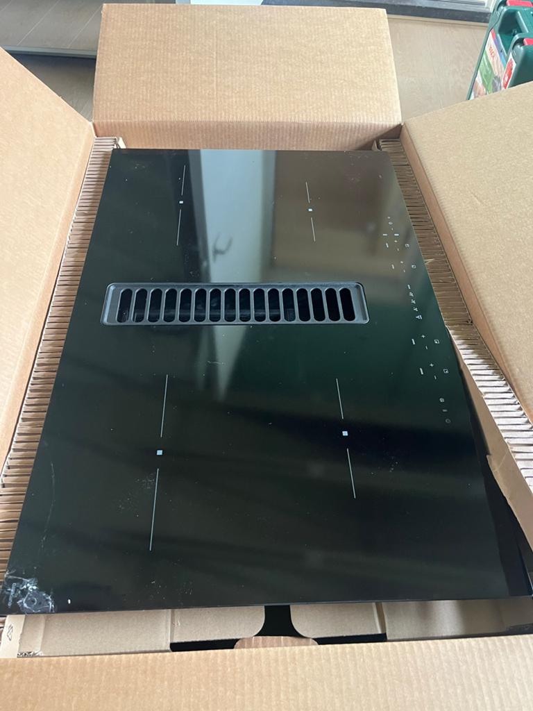 IKEA TÄCKNAN Inductiekookplaat met geïntegreerde afzuigkap, Ophalen, Refurbished, 4 kookzones, Inbouw