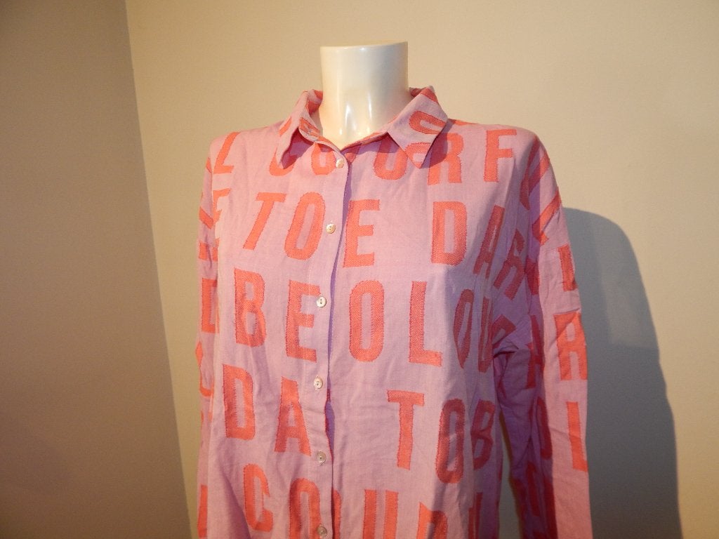 POM Amsterdam roze blouse in tekst print fel roze M, Kleding | Dames, Maat 38/40 (M), Verzenden, Zo goed als nieuw, Roze