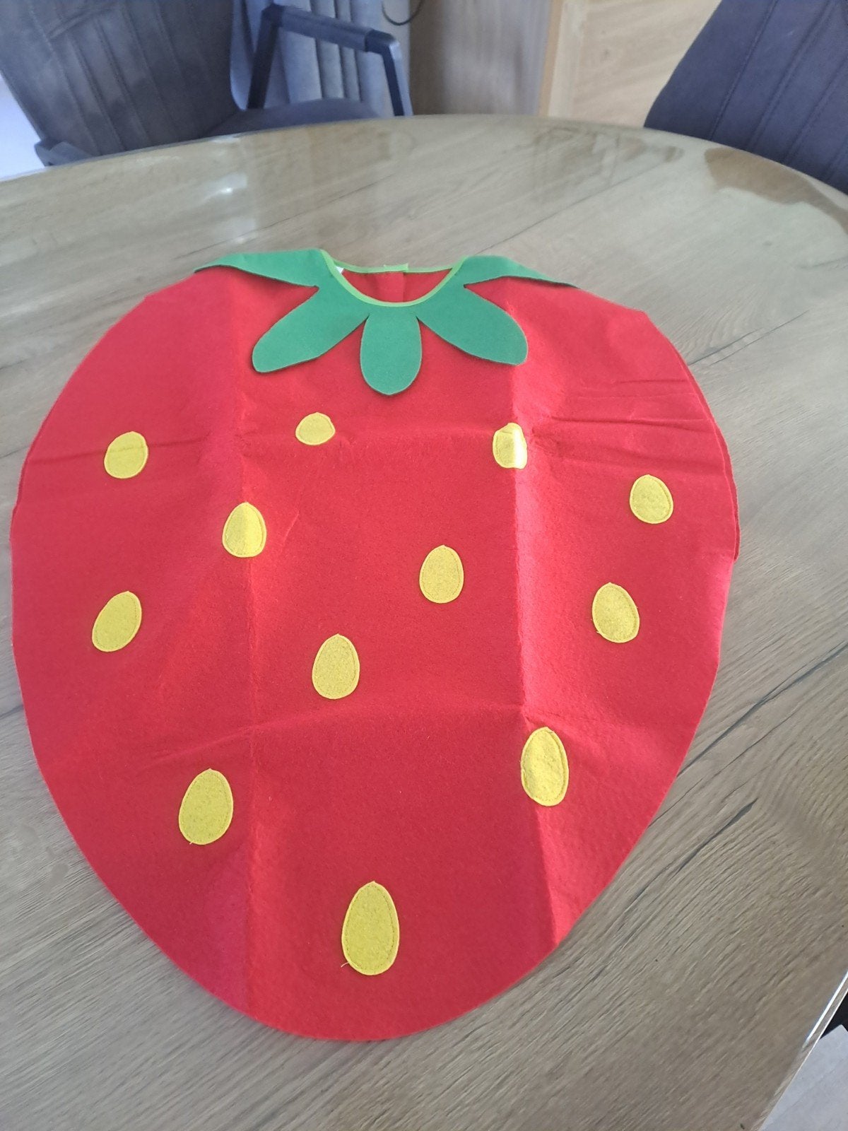 Aardbei Verkleedpak - One Size, Hobby en Vrije tijd, Feestartikelen, Ophalen of Verzenden, Nieuw, Kostuum, Carnaval