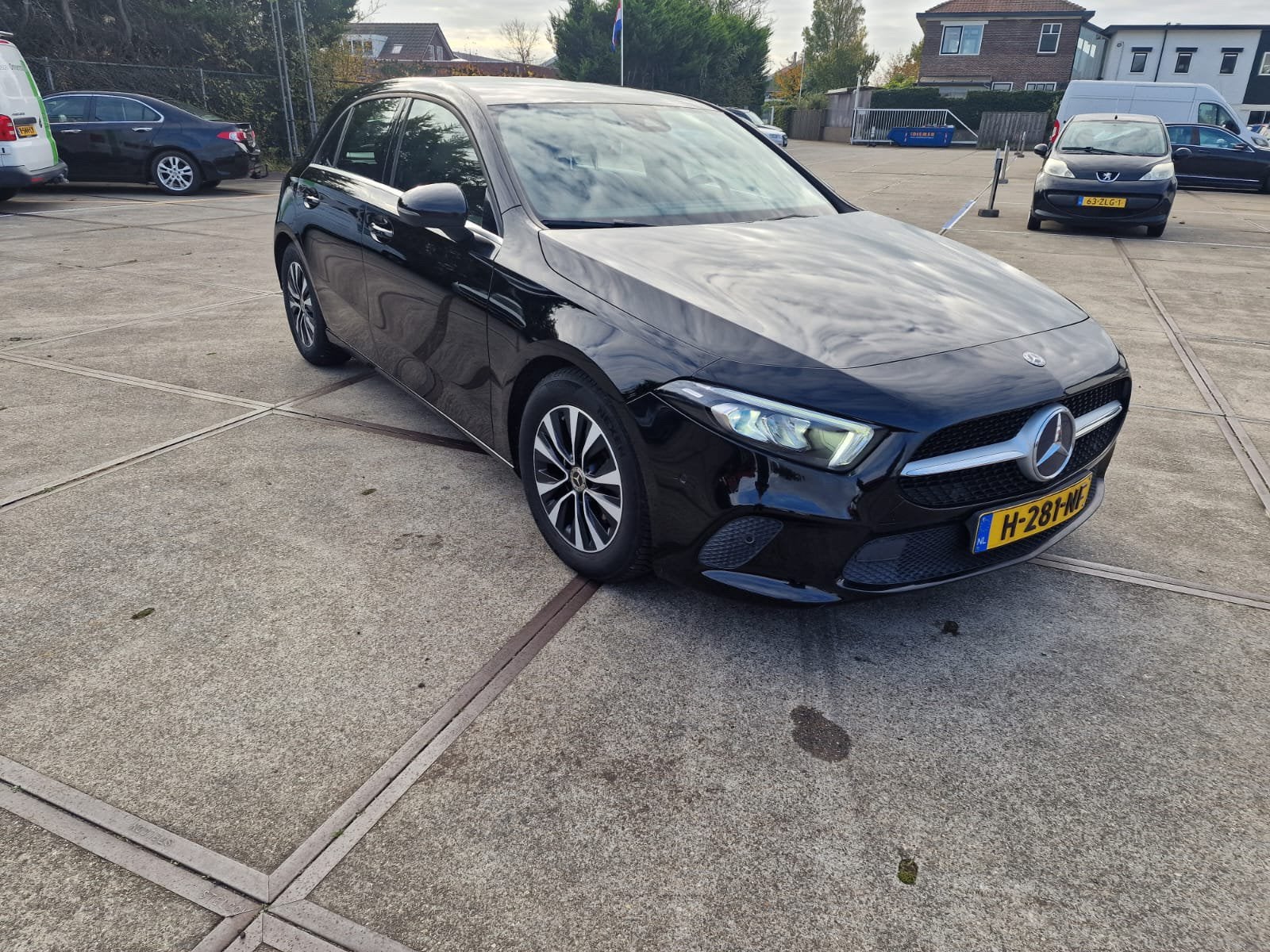 Mercedes-Benz A-Klasse A 180 136pk 7G-DCT 2020 Zwart, Auto's, 136 pk, 4 cilinders, Zwart, Origineel Nederlands