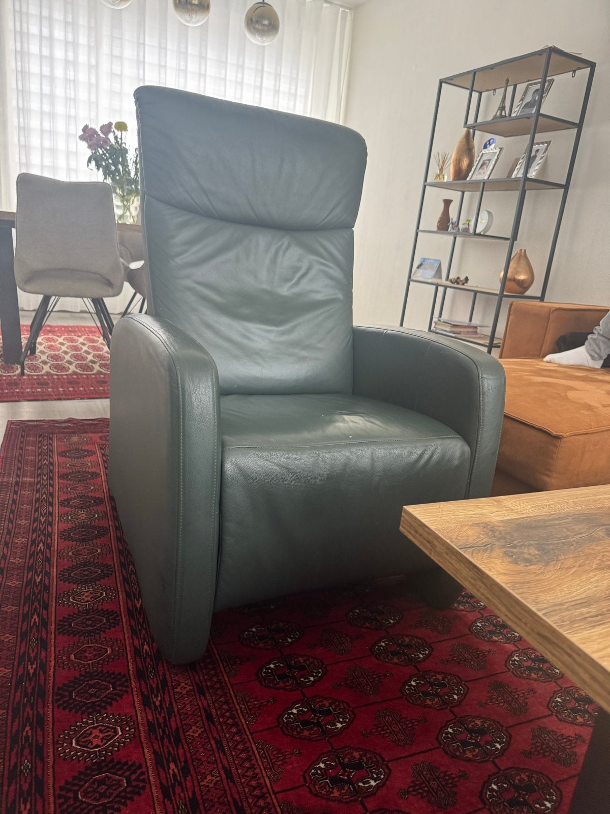 Comfortabele relaxfauteuil van leer, Huis en Inrichting, Fauteuils, Ophalen, Gebruikt, Leer, 75 tot 100 cm
