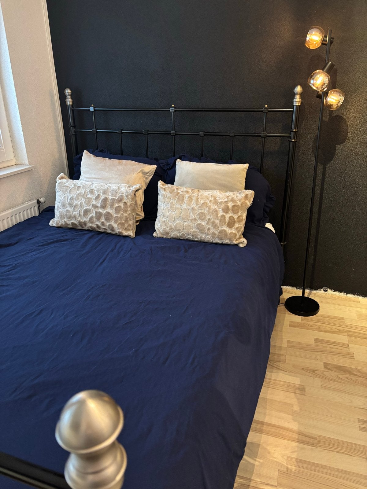 Tweepersoonsbed 140 x 200 cm met verstelbare lattenbodems, Huis en Inrichting, Zwart, Tweepersoons, Ophalen of Verzenden, 180 cm