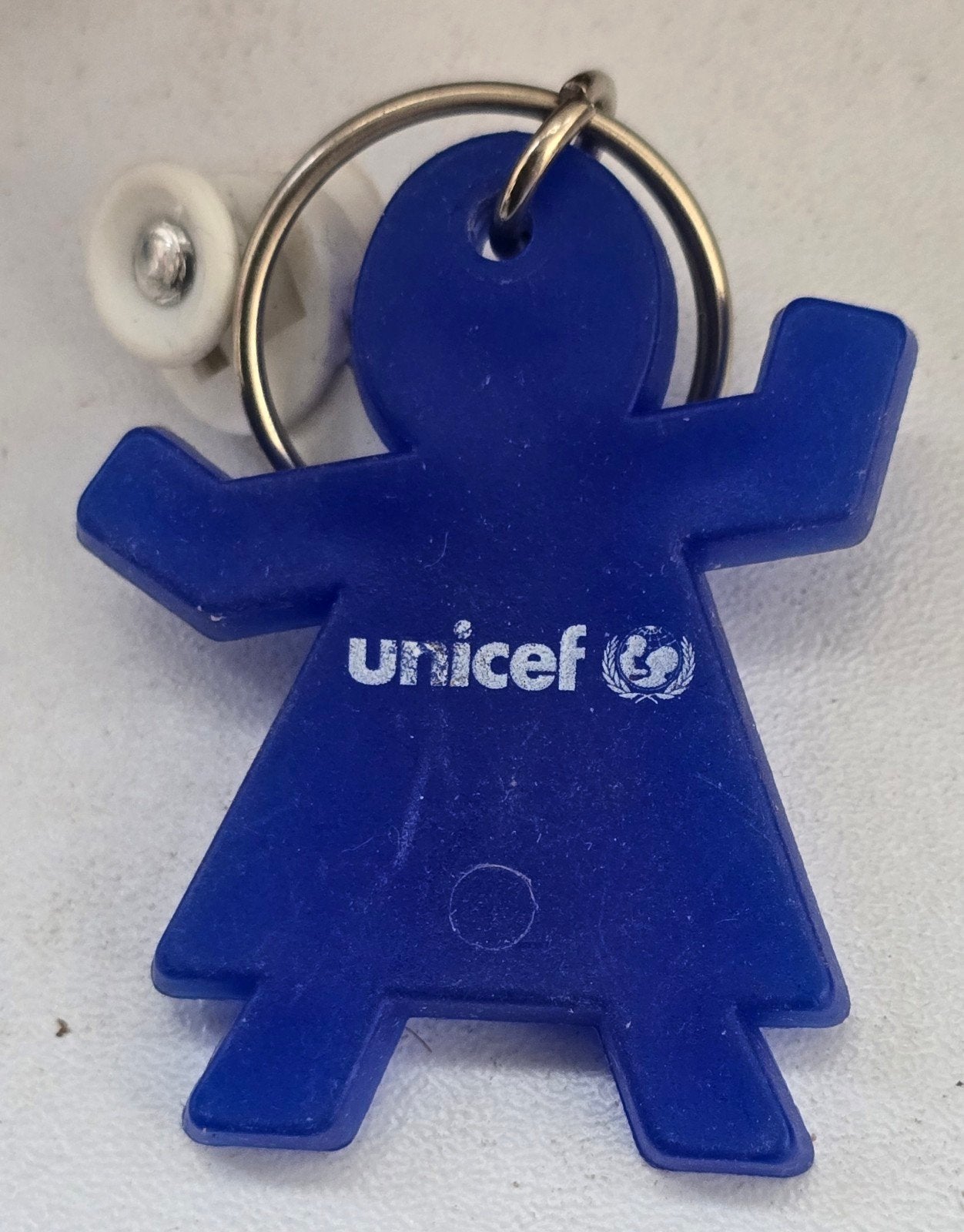 Unicef Sleutelhanger - Blauw Figuurtje, Ophalen of Verzenden, Gebruikt, Knuffel of Figuurtje