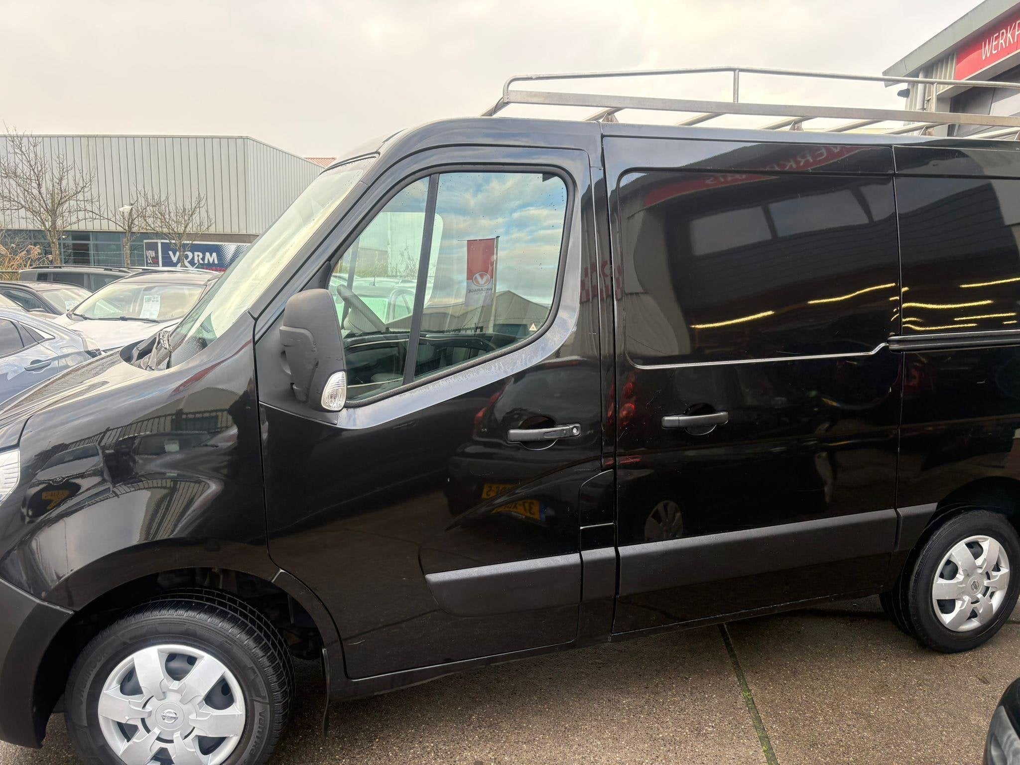 Nissan NV400 2.3 dCi L1H1 Business Airco, cruise, trekhaak,, Auto's, Stof, Gebruikt, Euro 6, 4 cilinders