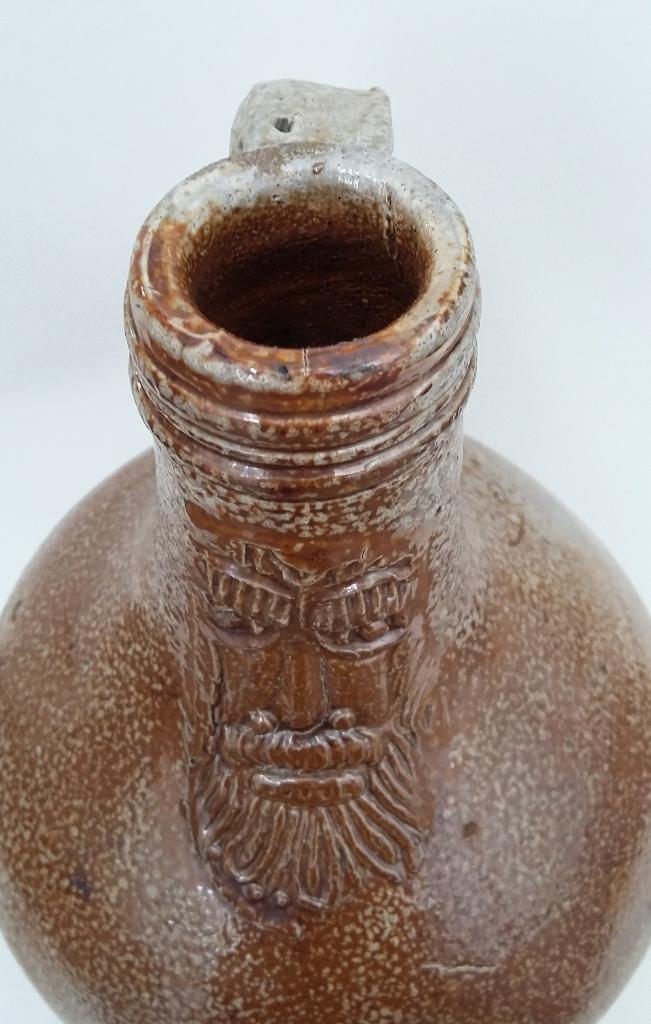 Om 1600 - 1625 Bodemvondst Steengoed Baardmankruik Baardman, Antiek en Kunst, Antiek | Keramiek en Aardewerk, Ophalen of Verzenden