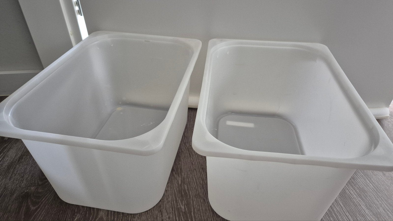 2x IKEA TROFAST Opbergbak 42x30x23cm - wit/transparant, Doe-het-zelf en Verbouw, Ophalen, Gebruikt, Minder dan 40 cm, Minder dan 35 cm