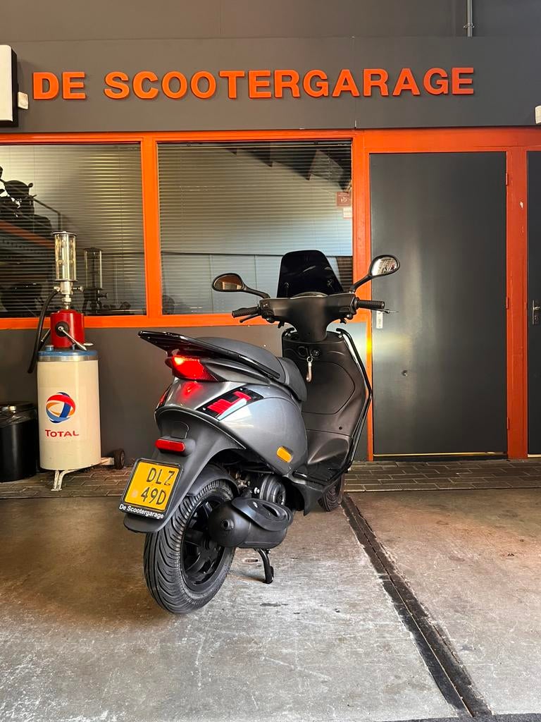 Piaggio Zip Brom 45km e3 SP 2017 FULL Porsche grijs, Gebruikt, Piaggio, Piaggio, Maximaal 45 km/u