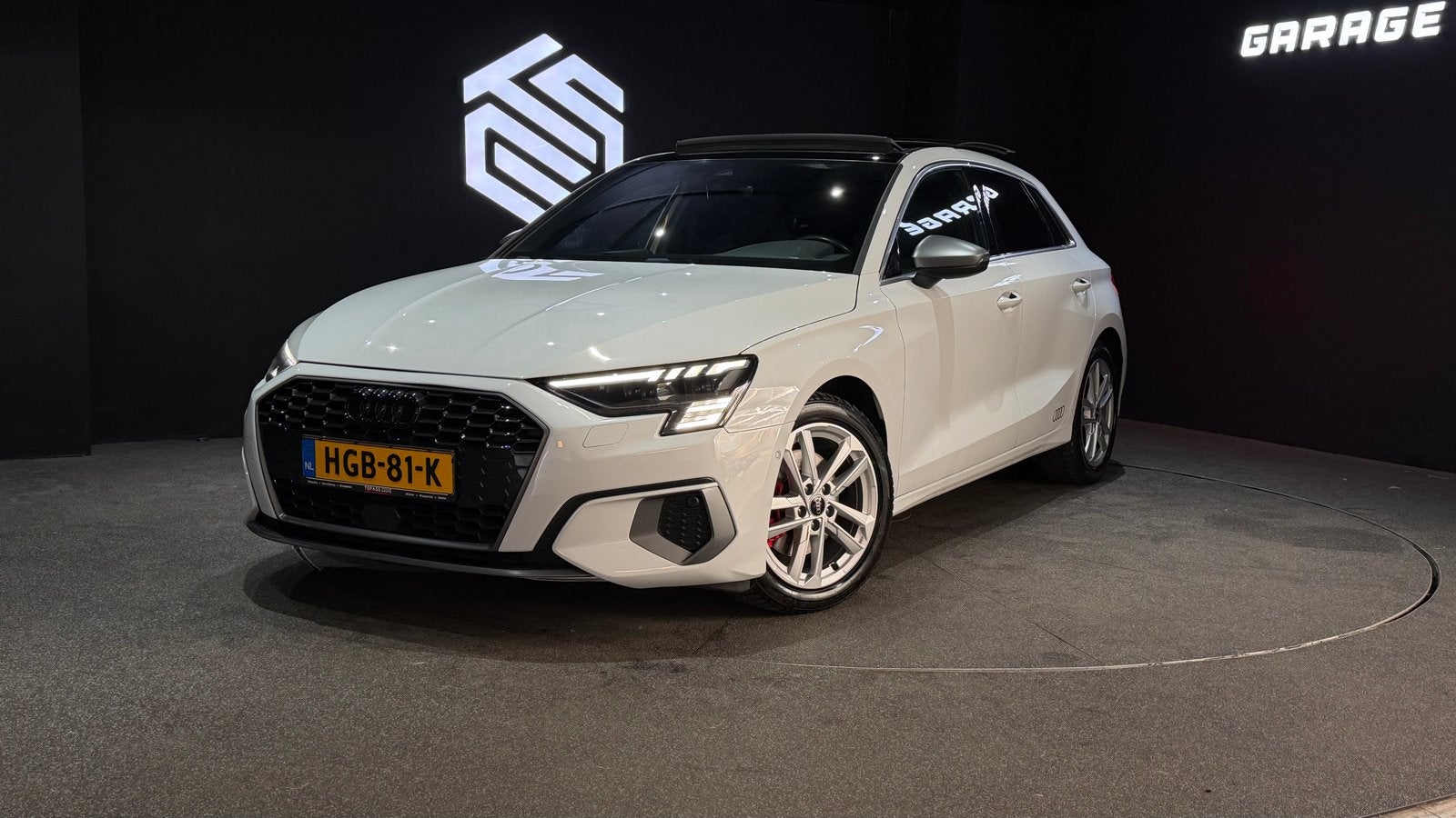 Audi A3 35 Tfsi 150pk S-tronicPANO|VIRTUAL, Auto's, Audi, 1498 cc, 4 cilinders, Leder en Stof, Wit
