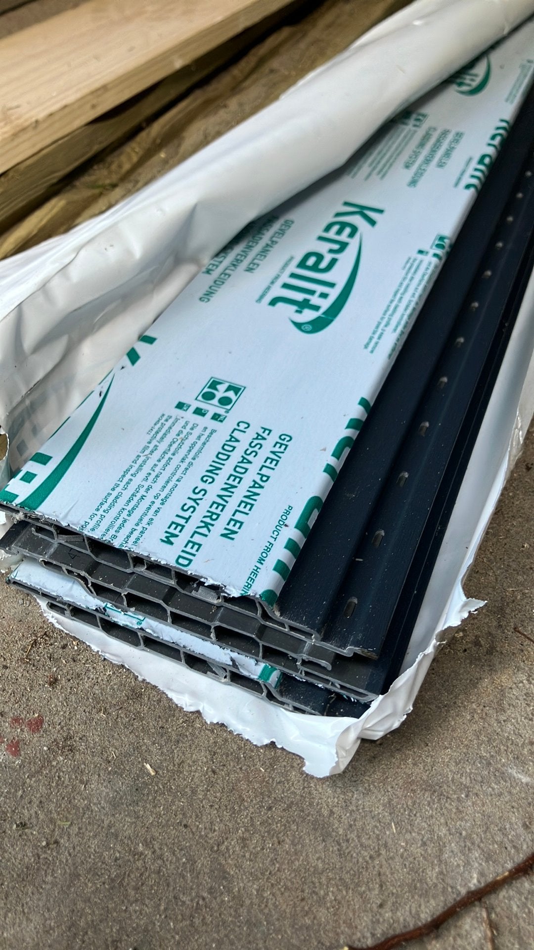 Keralit rabat 143mm antraciet 7016. 3x 6 meter nieuw, Ophalen, Overige materialen, Zwart, Zo goed als nieuw