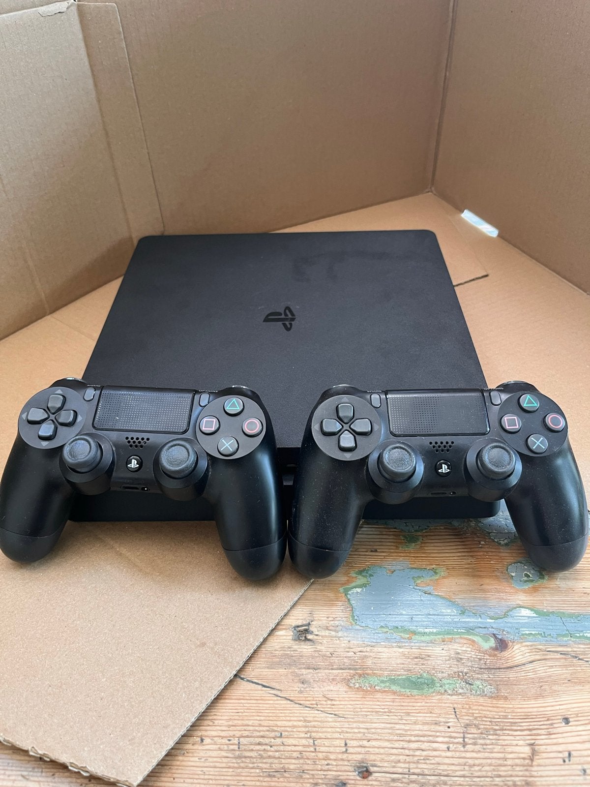 PlayStation 4 in goede conditie met 2 controllers, Spelcomputers en Games, Ophalen of Verzenden, Gebruikt, Met 2 controllers, Slim