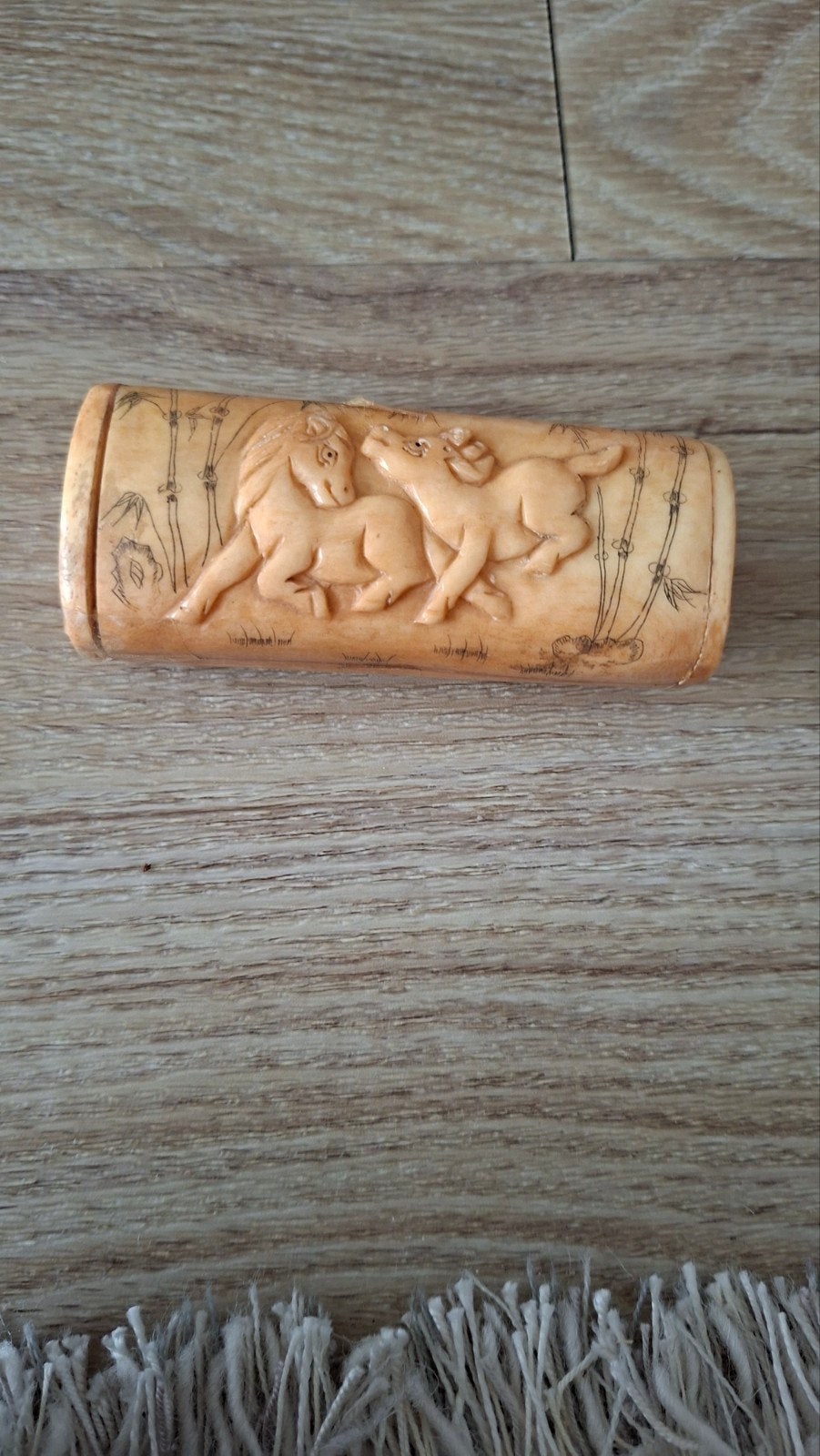Antieke gesneden been doos met paardenmotief, Antiek en Kunst, Ophalen of Verzenden