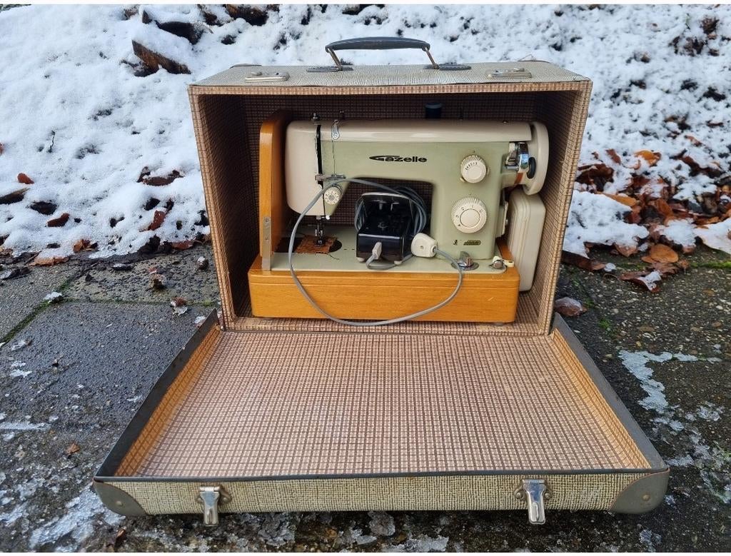 Prachtige complete werkende Gazelle Naaimachine met koffer !, Ophalen of Verzenden, Zo goed als nieuw, Naaimachine, Overige merken