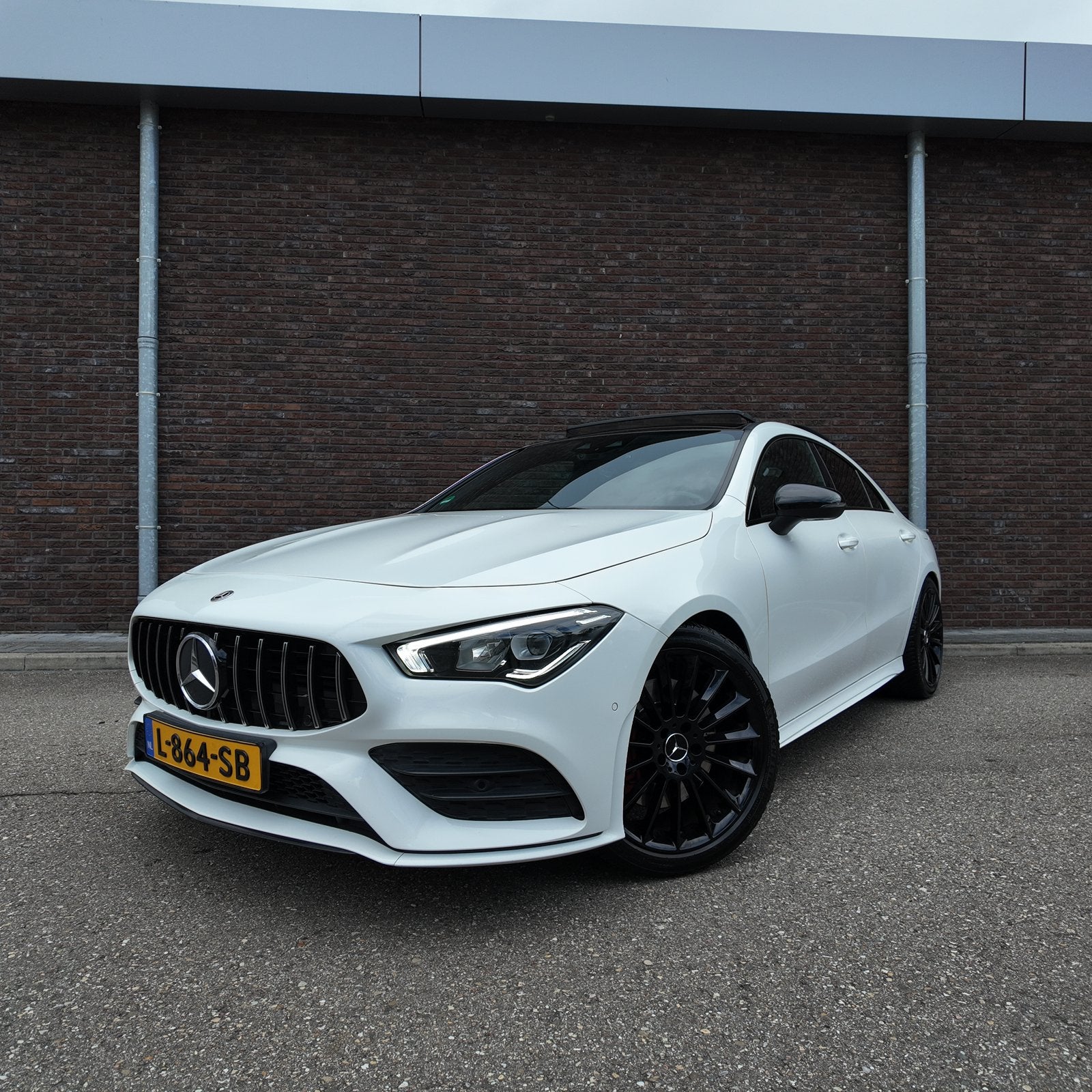 Mercedes CLA 220 AMG-Line | Automaat | Pano | Leder | Sfeer, Auto's, 15 km/l, Wit, Bedrijf, 1600 kg