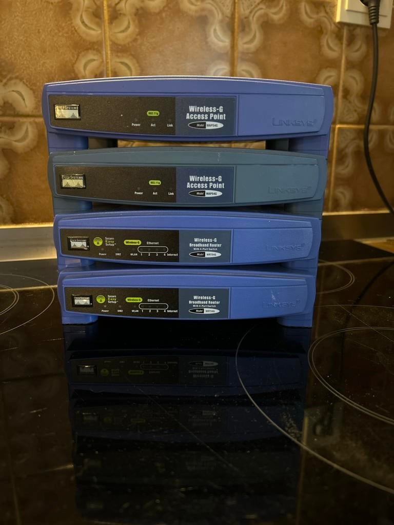 2x Linksys Routers en 2x Access Points, Ophalen of Verzenden, Gebruikt, Router