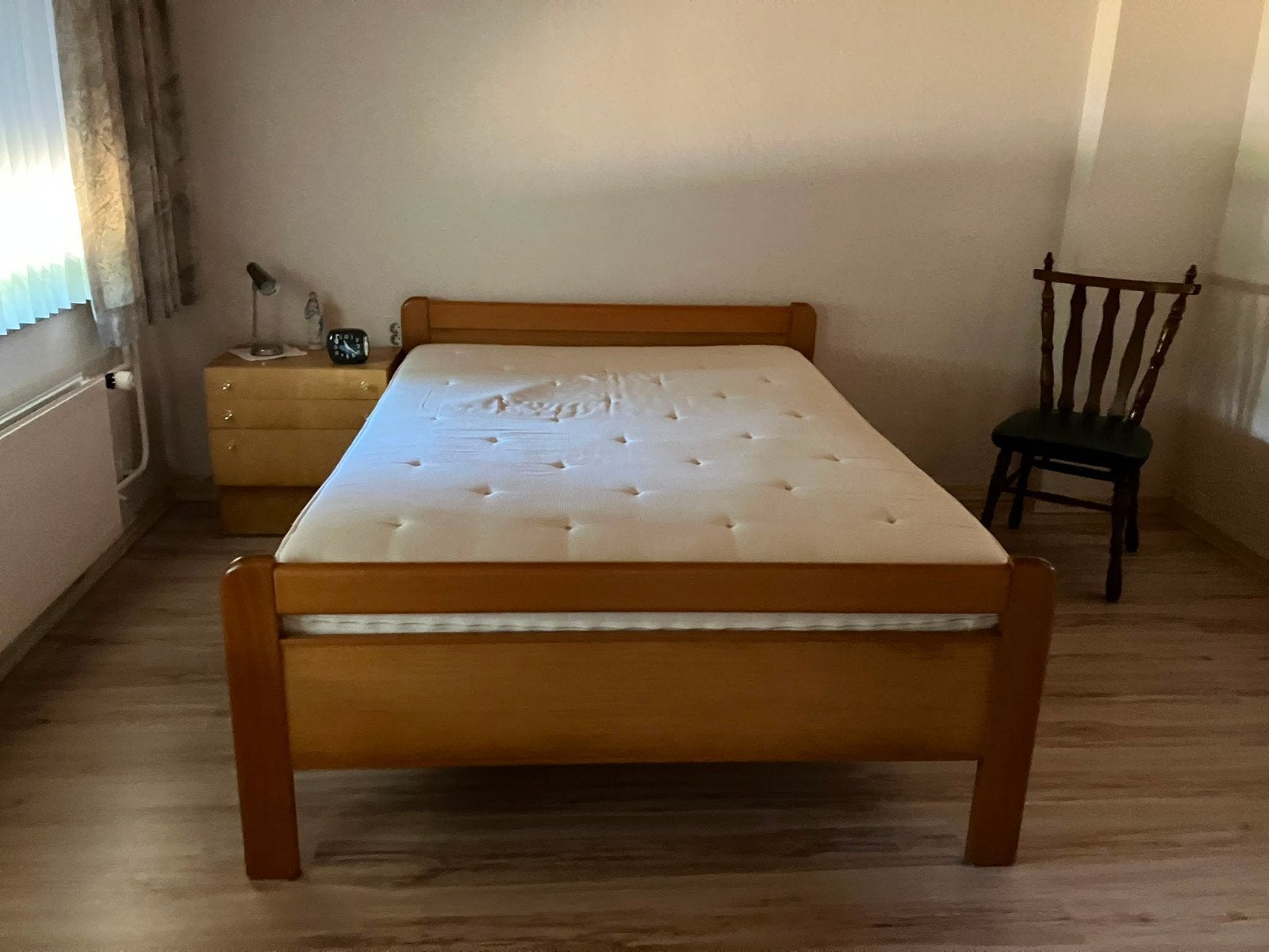 Tweepersoons houten bed 160x200 (evt. met nachtkastje), Ophalen, Gebruikt, Tweepersoons, 200 cm