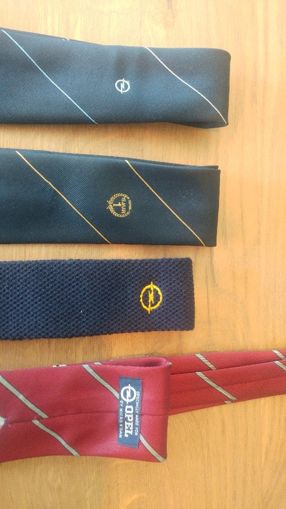 Stropdassen Opel, Kleding | Heren, Ophalen of Verzenden, Gedragen, Overige kleuren