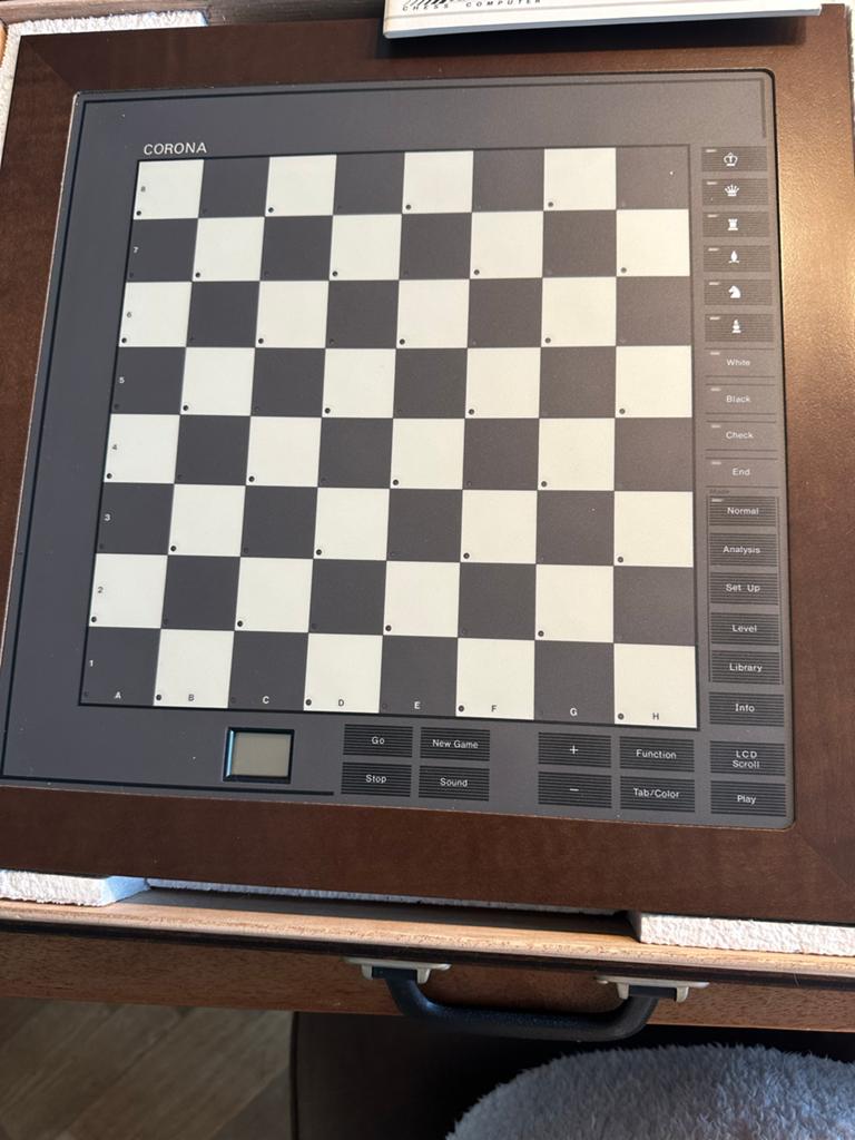 Corona Kasparov schaakcomputer met houten koffer, Een of twee spelers, Ophalen, Zo goed als nieuw