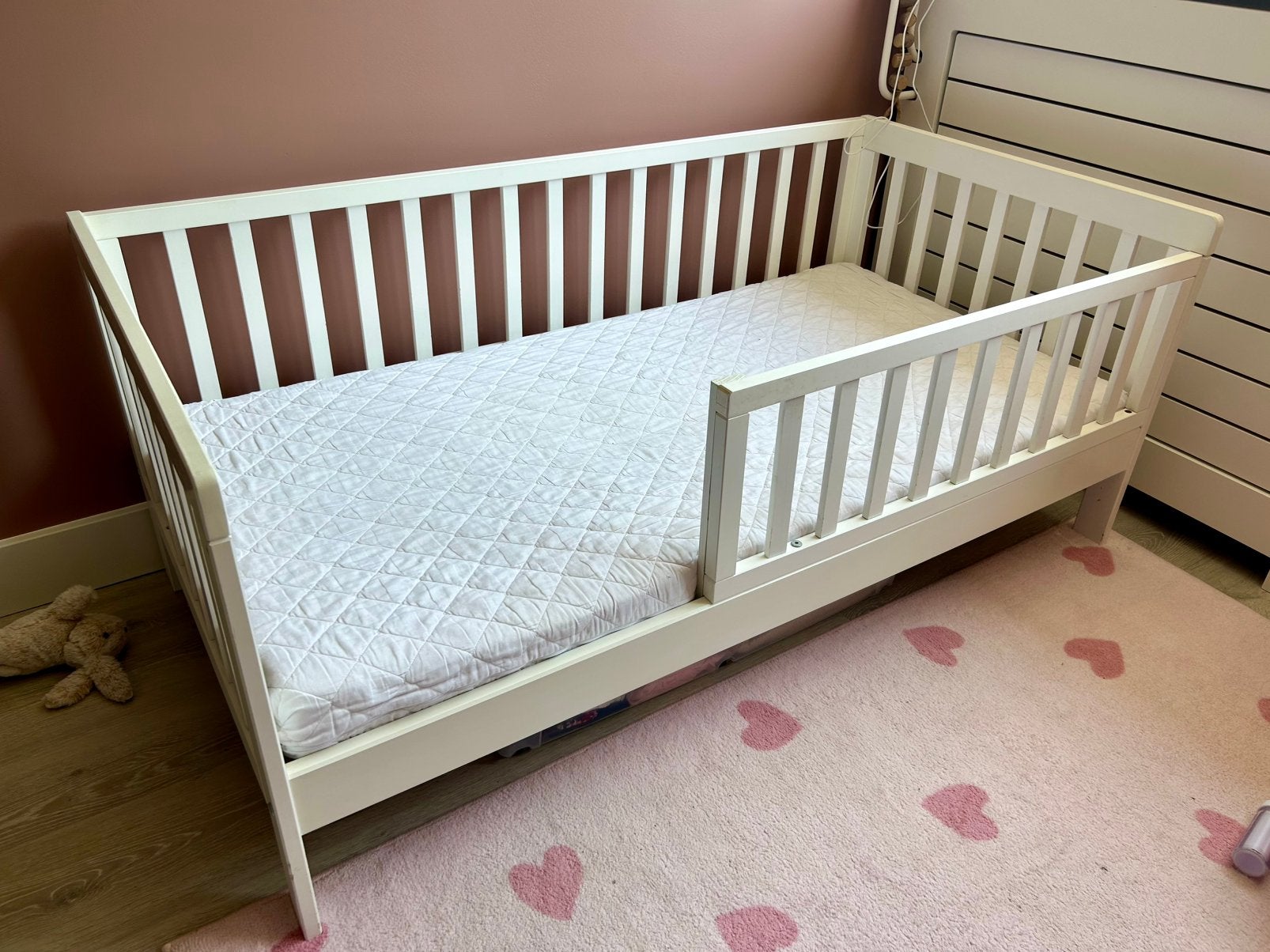 Peuterbed Petit Amelie, Kinderen en Baby's, Kinderkamer | Bedden, Ophalen, 70 tot 85 cm, 140 tot 160 cm, Zo goed als nieuw