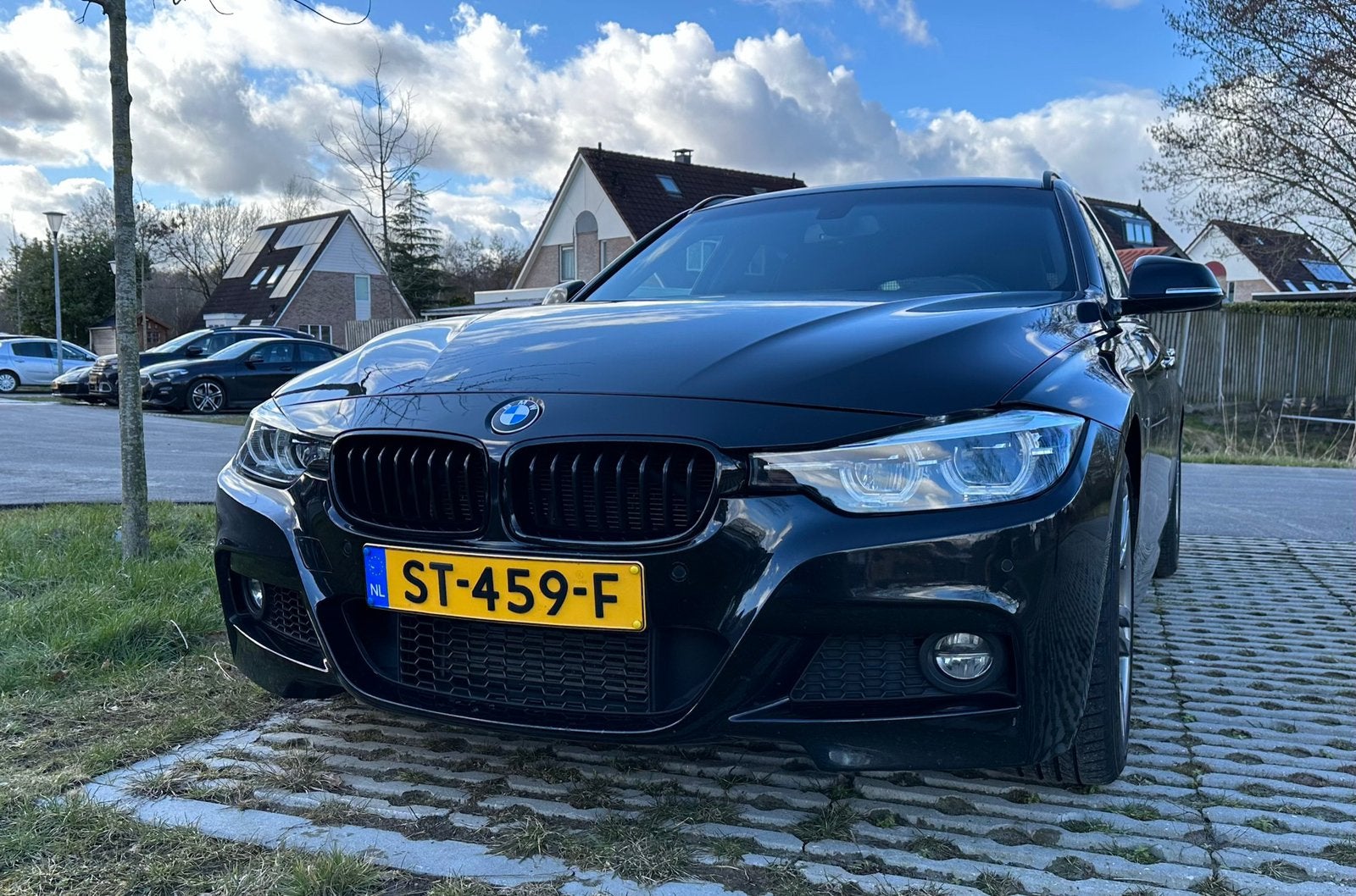 BMW 3-Serie M-sport Panorama Trekhaak Carplay APK Trekhaak, Auto's, BMW, Automaat, Zwart, 1465 kg, Zwart