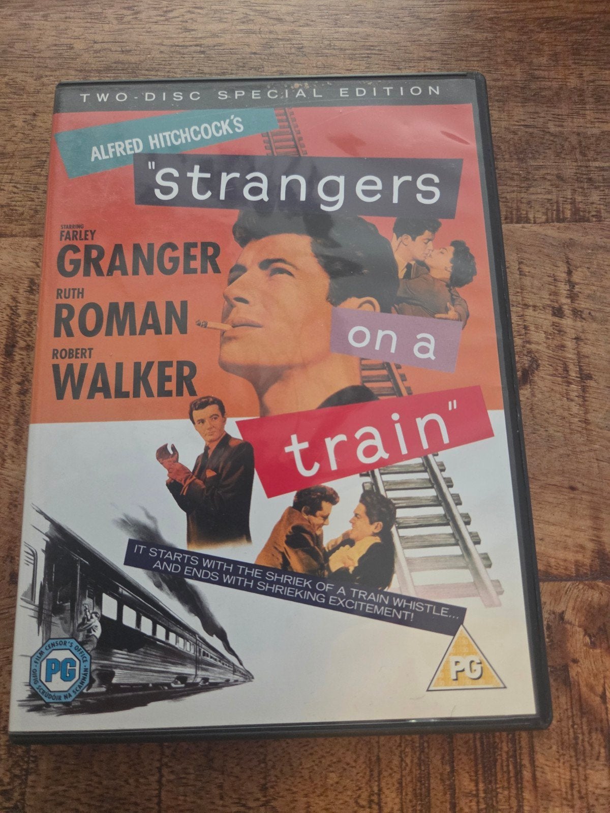 strangers on a train dvds (1961)alfred hitchcock, Vanaf 16 jaar, Ophalen of Verzenden, Zo goed als nieuw