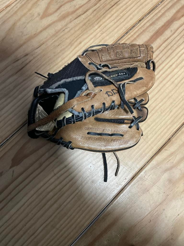 Vintage Louisville Slugger Genesis Honkbal Handschoen 1884, Sport en Fitness, Honkbal en Softbal, Ophalen of Verzenden, Gebruikt