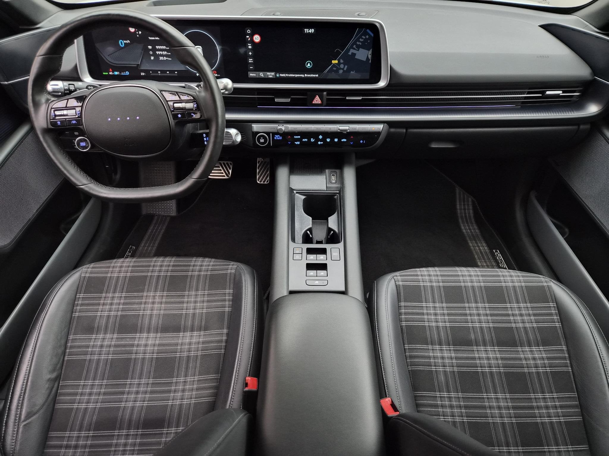 Hyundai IONIQ 6 First Edition AWD 77.4 kWh / 100% SOH / 8 ja, Auto's, Hyundai, Dealer onderhouden, Gebruikt, Leder en Stof, Wit