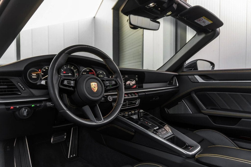 Porsche 911 Cabrio 3.8 Turbo S 478kW/650pk PDK8 SPORT DESIGN, Automaat, Gebruikt, 4 stoelen, Zwart