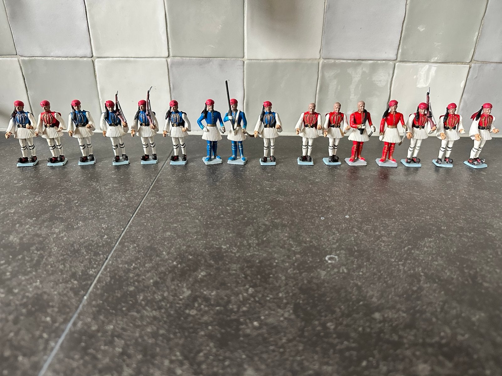Set van 16 Griekse  EVzones soldaatjes. Aohna, Verzamelen, Poppetjes en Figuurtjes, Ophalen of Verzenden, Gebruikt