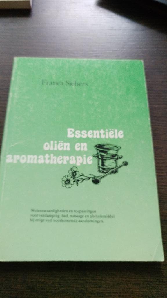 Essentiële oliën en aromatherapie Franca Siebers, Boeken, Ophalen of Verzenden, Gelezen