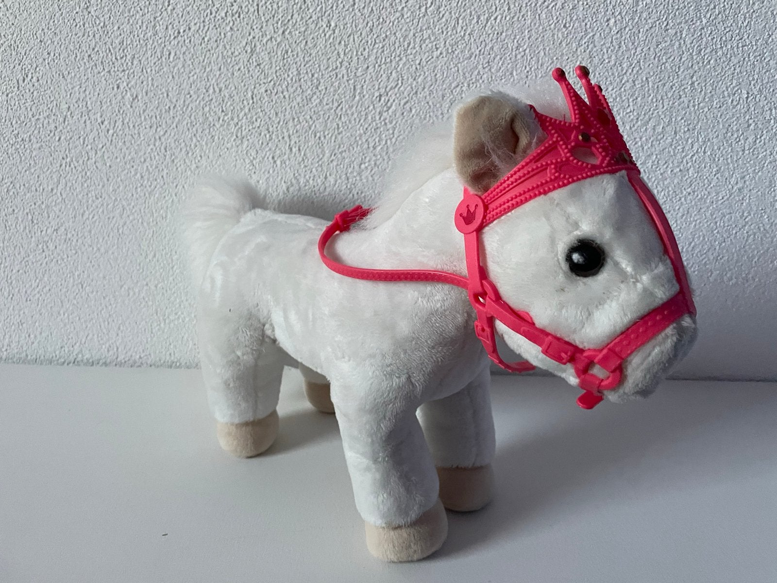 Interactief Wit Paardje met Hinnikgeluid en Roze Kroon, Ophalen, Paard, Zo goed als nieuw, Interactief