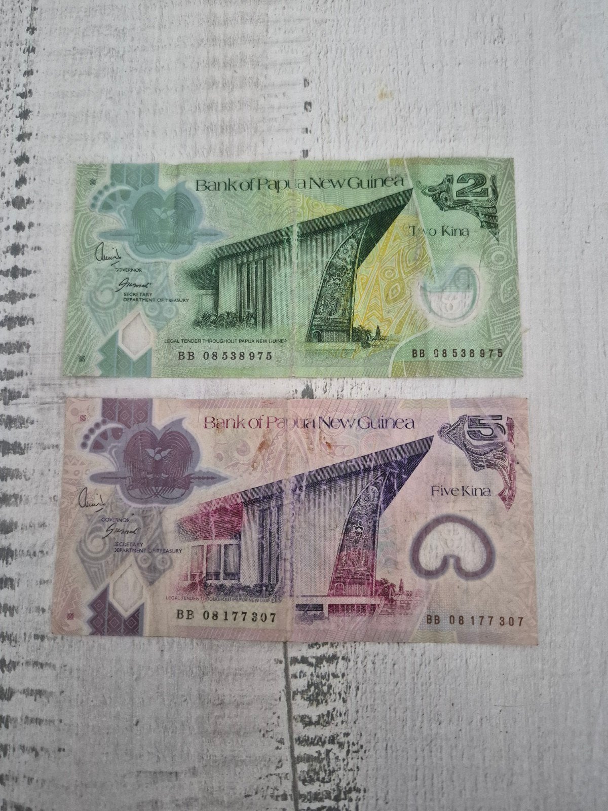 Papoea-Nieuw-Guinea bankbiljetten: 2 en 5 Kina, Postzegels en Munten, Bankbiljetten | Oceanië, Ophalen of Verzenden, Setje