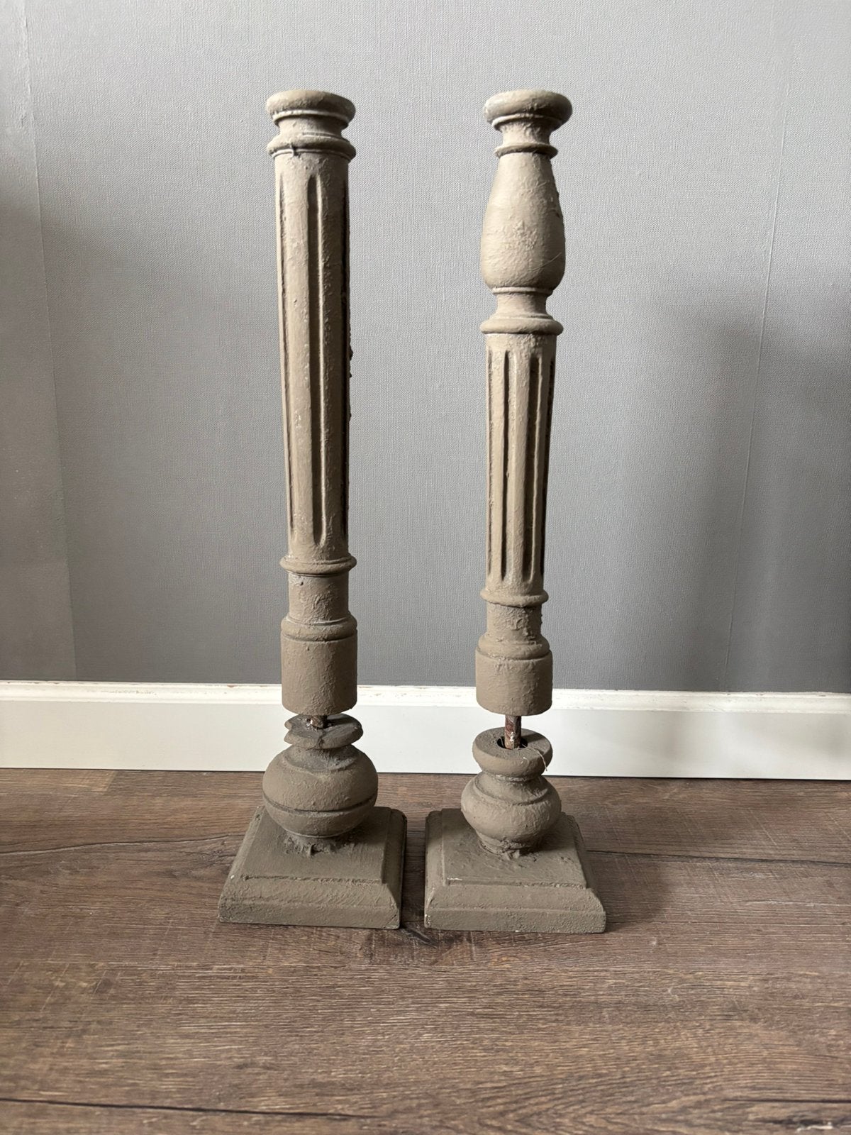 2  landelijke houten kandelaars mooi in Hoffz interieur, Ophalen of Verzenden, Overige materialen