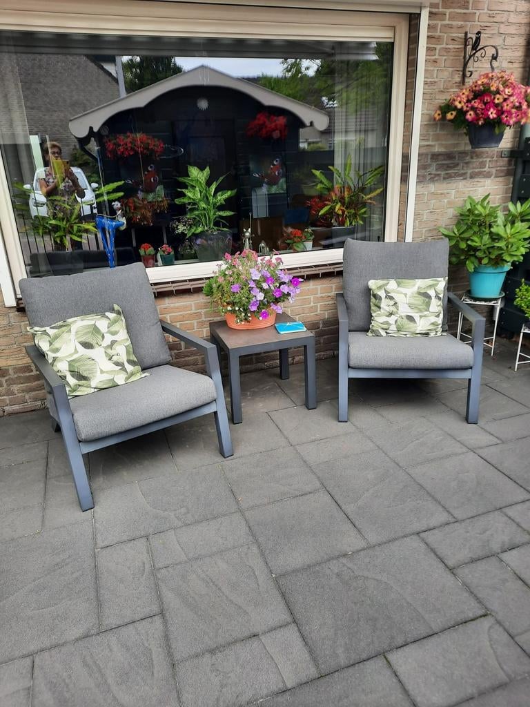 Moderne Tuinstoelen met Bijzettafel - Grijs Aluminium, Tuin en Terras, Bijzettafel, Aluminium, Zo goed als nieuw, Tuinset