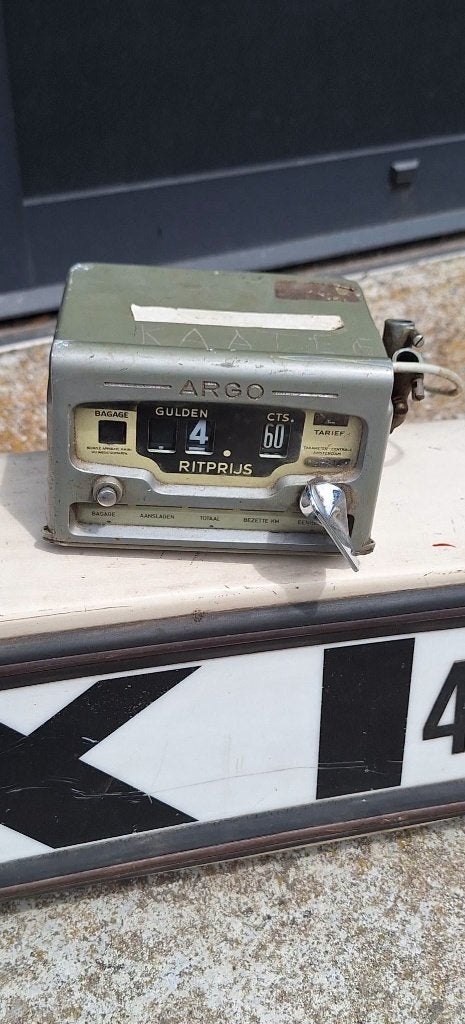 Originele taximeter + originele taxi lichtbak, taxibord., Ophalen, Gebruikt, Auto's