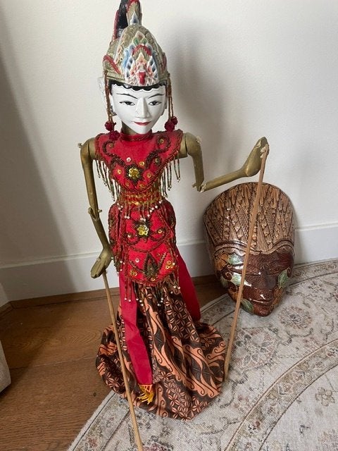 pop en masker Indonesie, Hout, Op standaard, Ophalen of Verzenden, Indonesië