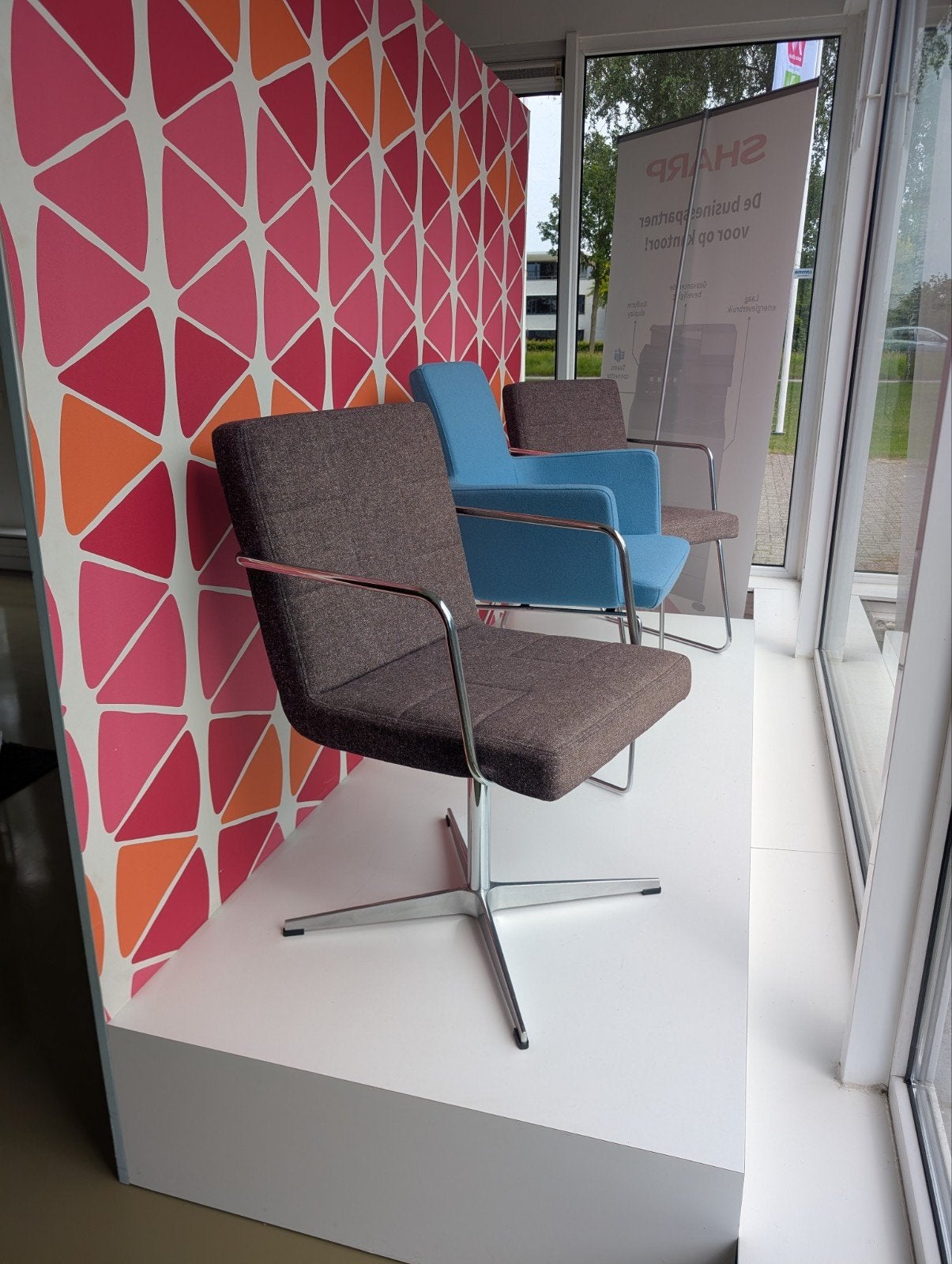 Edge Design Vintage Fauteuil - stevige  Stof & Chroom Frame, Huis en Inrichting, Fauteuils, Ophalen, Nieuw, Stof
