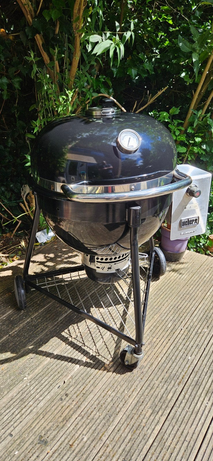 Weber Summit charcoal kamado, Ophalen