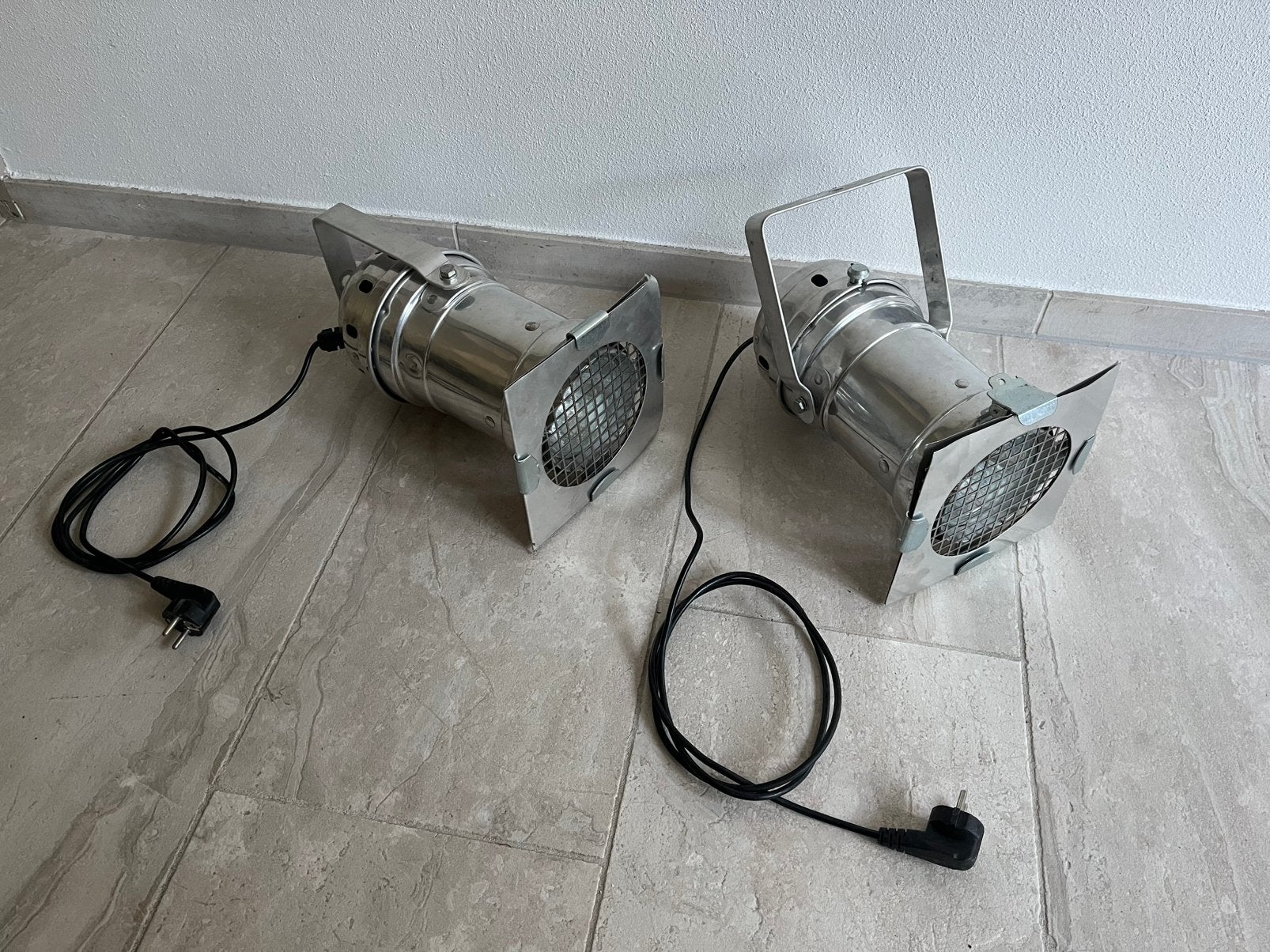 2 x podiumlamp / stage light / spot, Huis en Inrichting, Lampen | Spots, Zo goed als nieuw, Schijnwerper, Metaal, Afstandsbediening