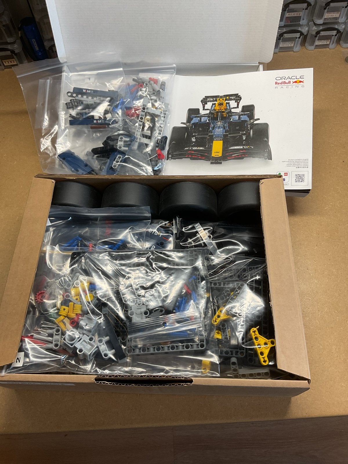 LEGO Technic Oracle Red Bull Formule 1 Racewagen 42206, Auto, Groter dan 1:32, Zo goed als nieuw, Ophalen