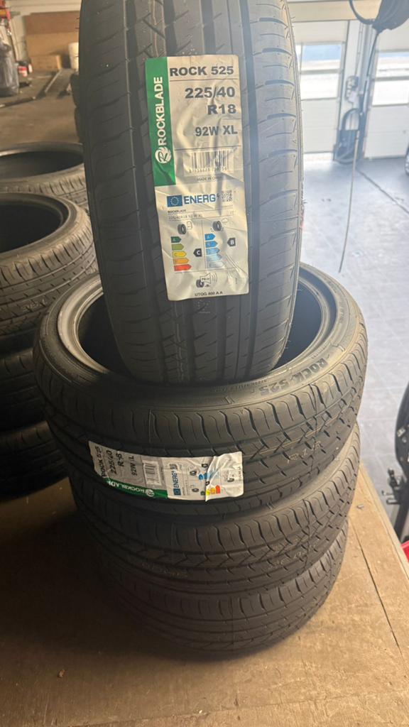Nieuwe Rockblade Rock 525 zomerbanden 225/40 R18 92W XL, Auto-onderdelen, Banden en Velgen, Ophalen, 18 inch, Nieuw, Band(en)