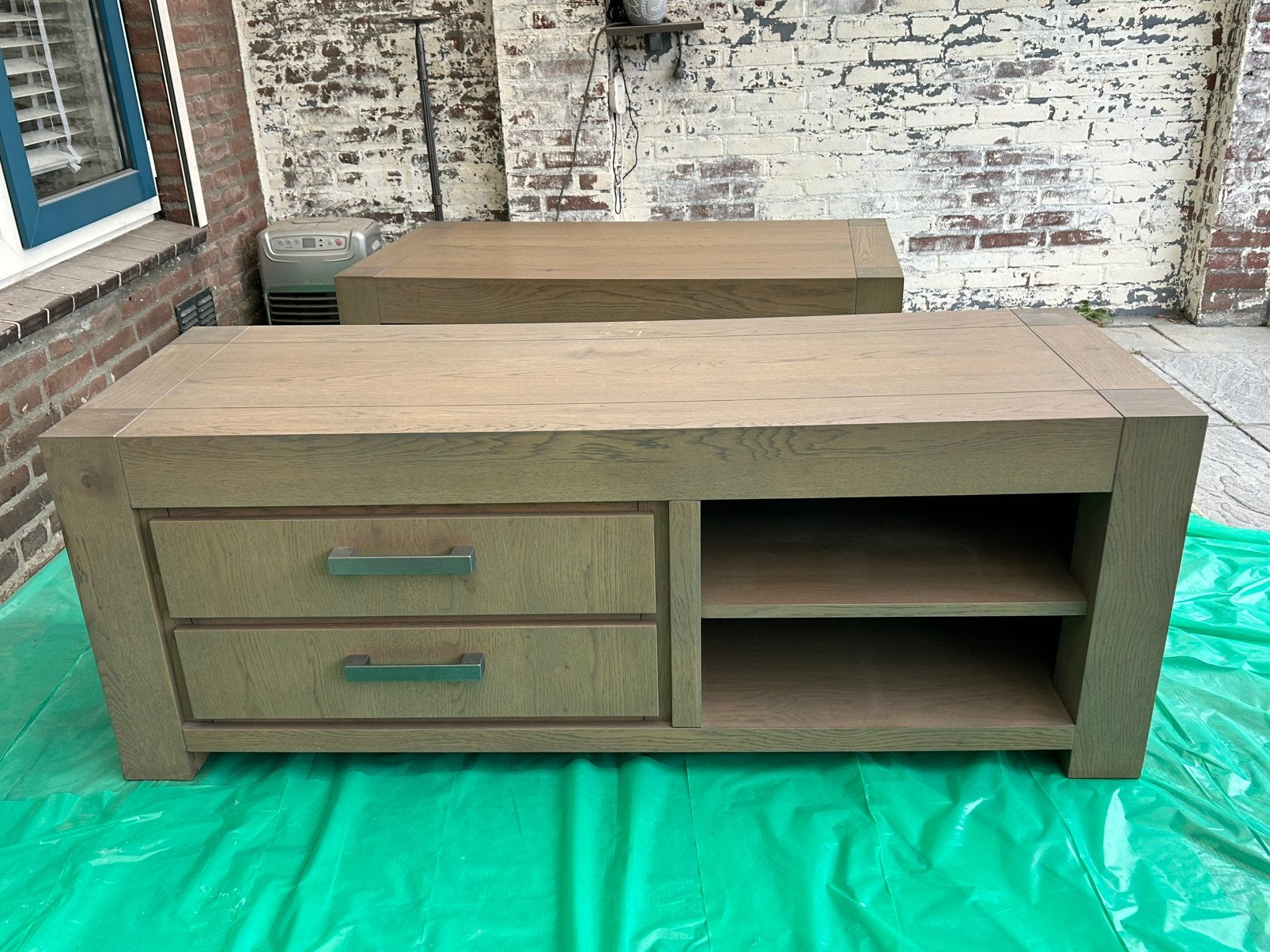 Tv-meubel en salontafel, Ophalen