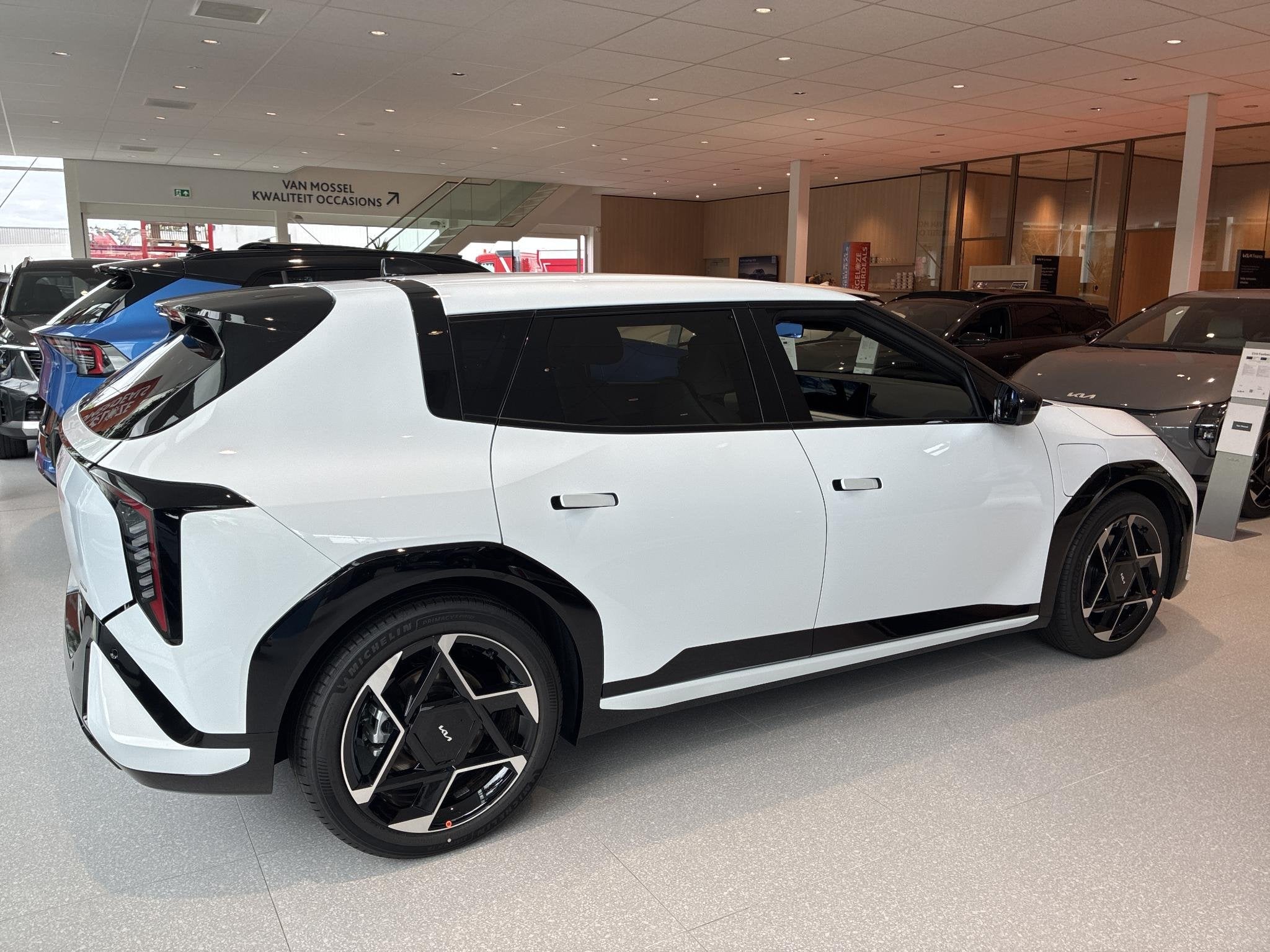 Kia EV4 GT-Line Business Edition 81.4 kWh |Stoelverwarming |, Auto's, 81 kWh, 510 min, Overige kleuren, 204 pk